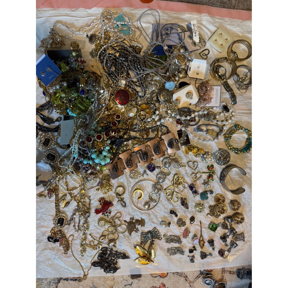 Large Vintage Costume Jewelry Lot Mixed Necklaces Brooches Earrings Bracelets